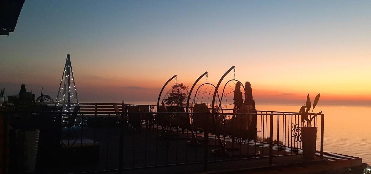 Vysota Hotel Gagra Buitenkant foto