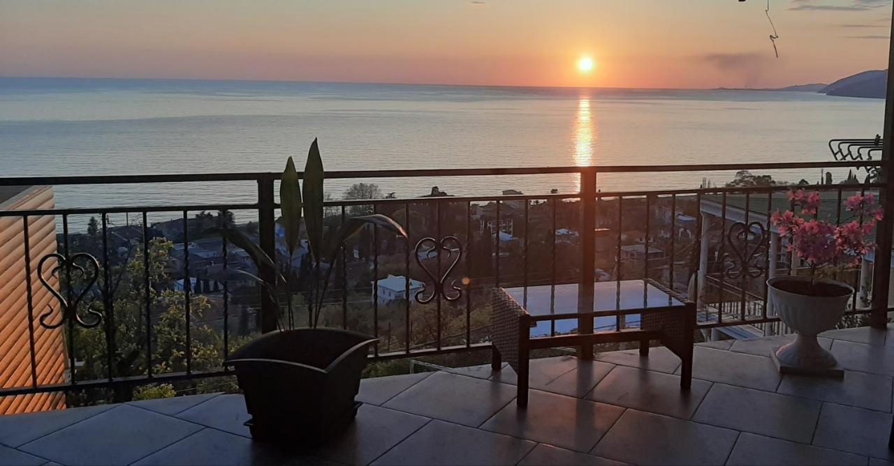 Vysota Hotel Gagra Buitenkant foto